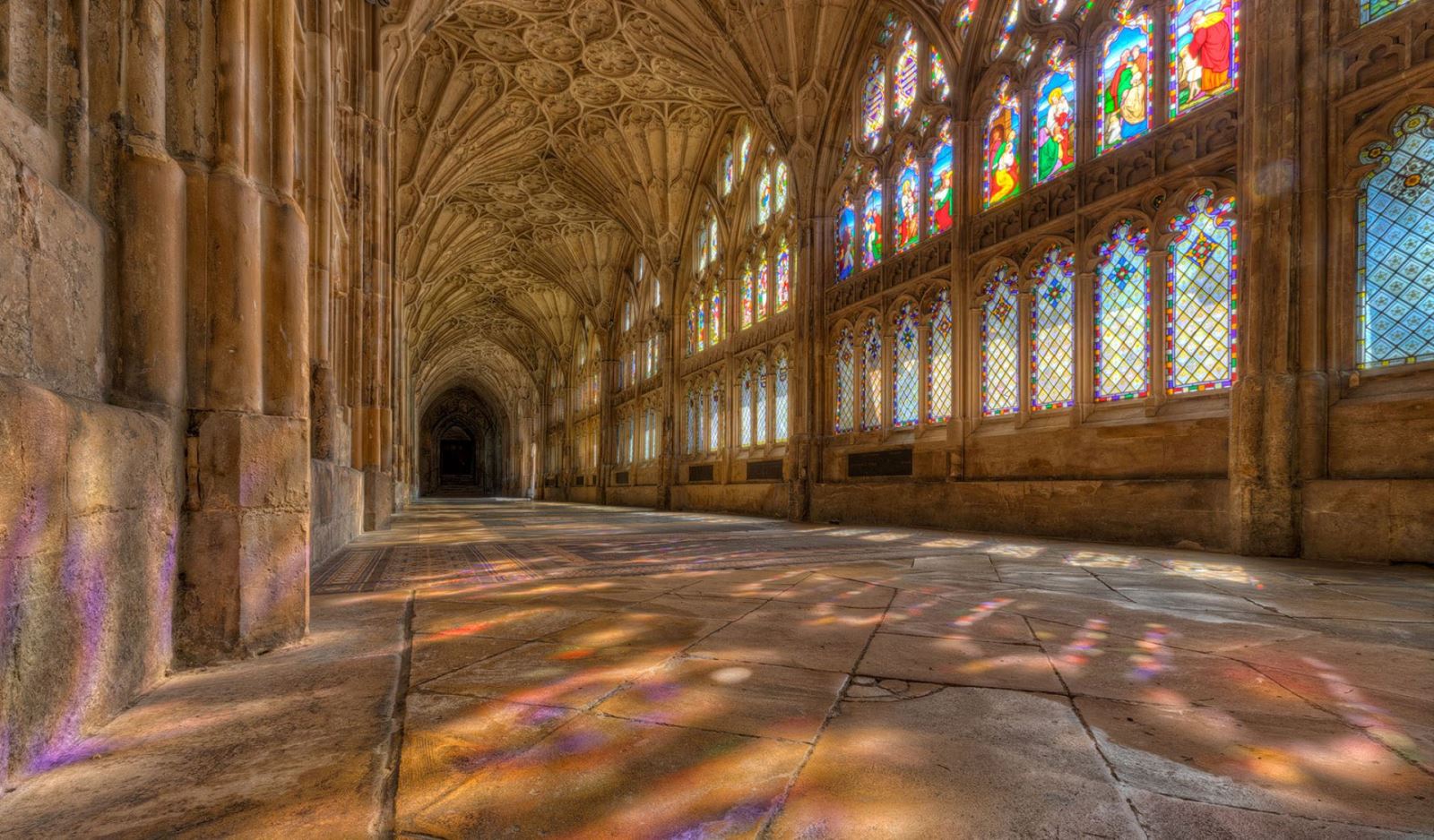 Credit Keb Lewis, Gloucester Cathedral